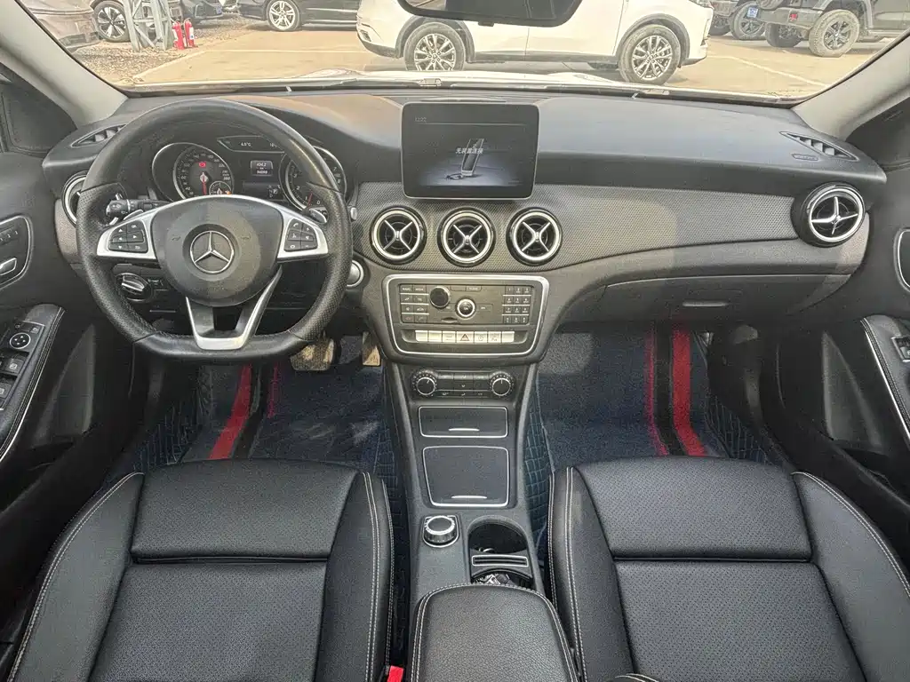 Mercedes-Benz GLA — миниатюра 9