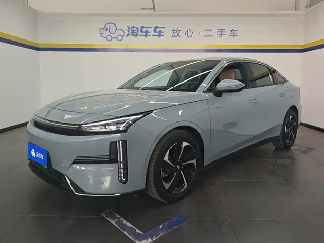 GEELY GALAXY GALAXY L6 2024