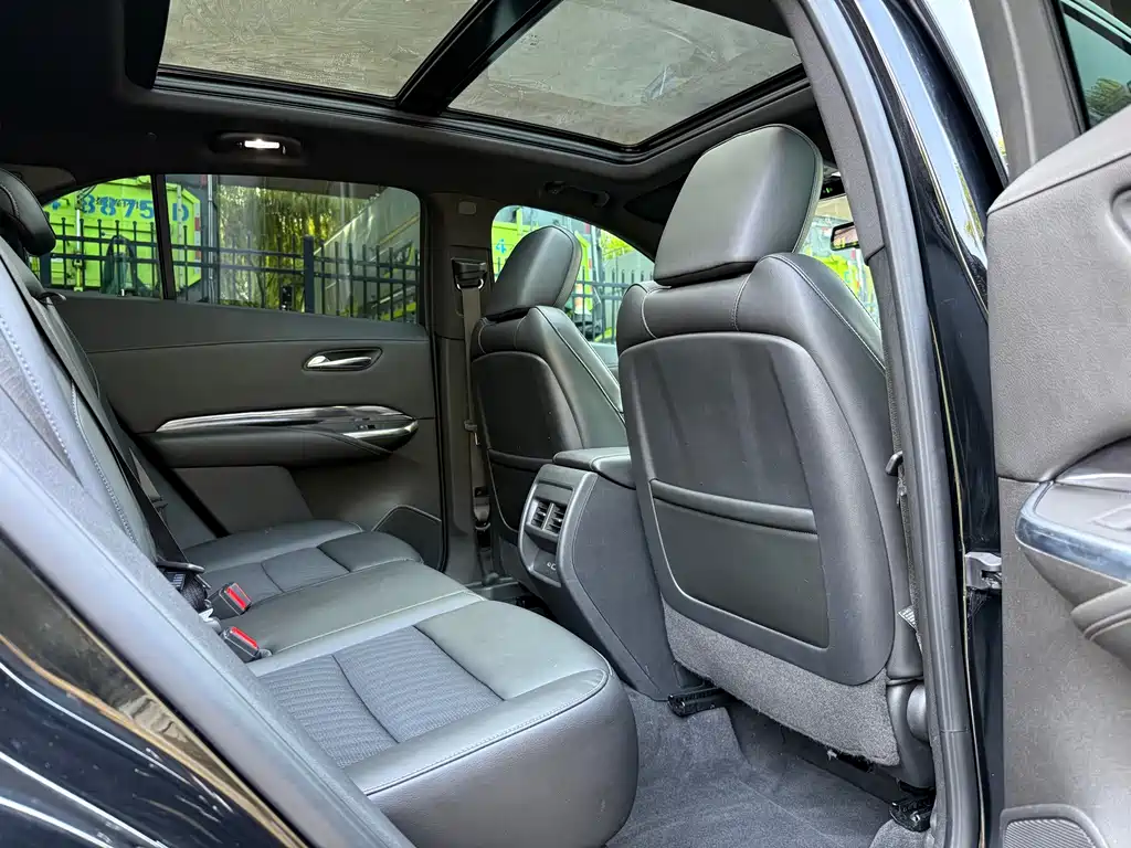 Cadillac XT4 — миниатюра 10