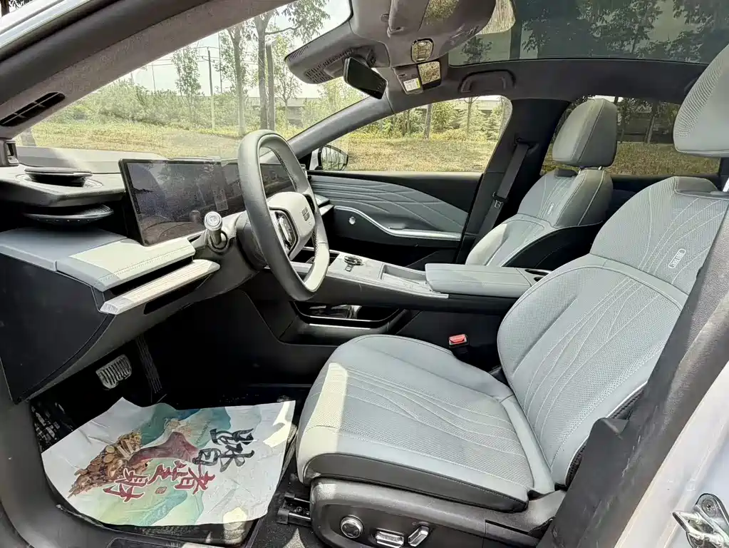 Geely Galaxy Galaxy E8 E8 2024 665km