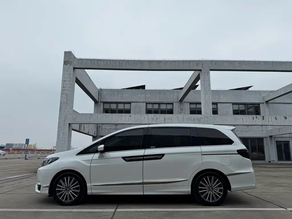 Honda Elysion — миниатюра 6