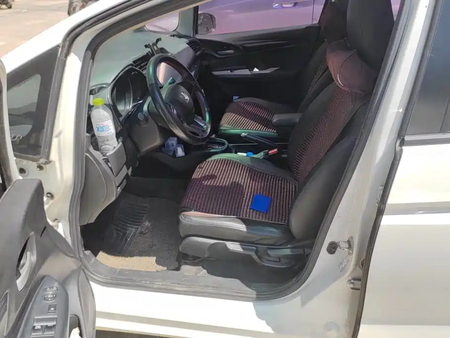 Honda Fit — миниатюра 9