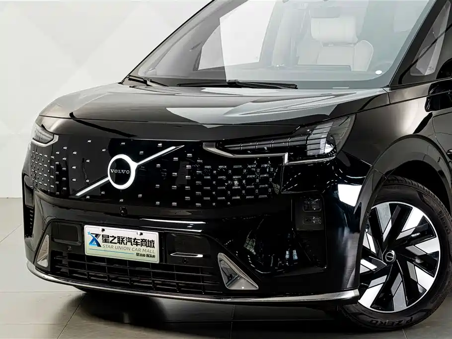 Volvo EM90 — миниатюра 3