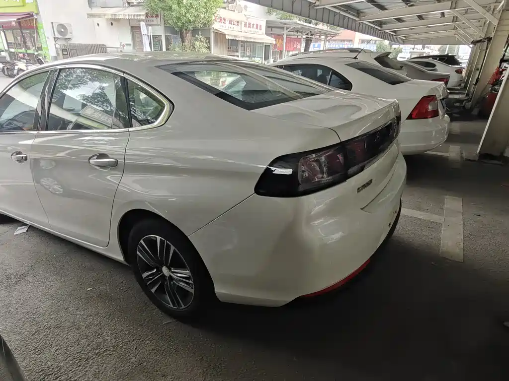 Peugeot 308 — миниатюра 4