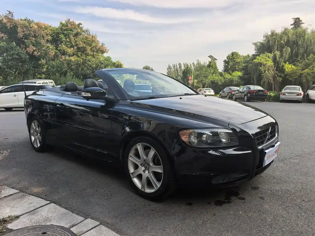 Volvo C70 — миниатюра 3