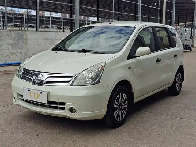 Nissan Livina