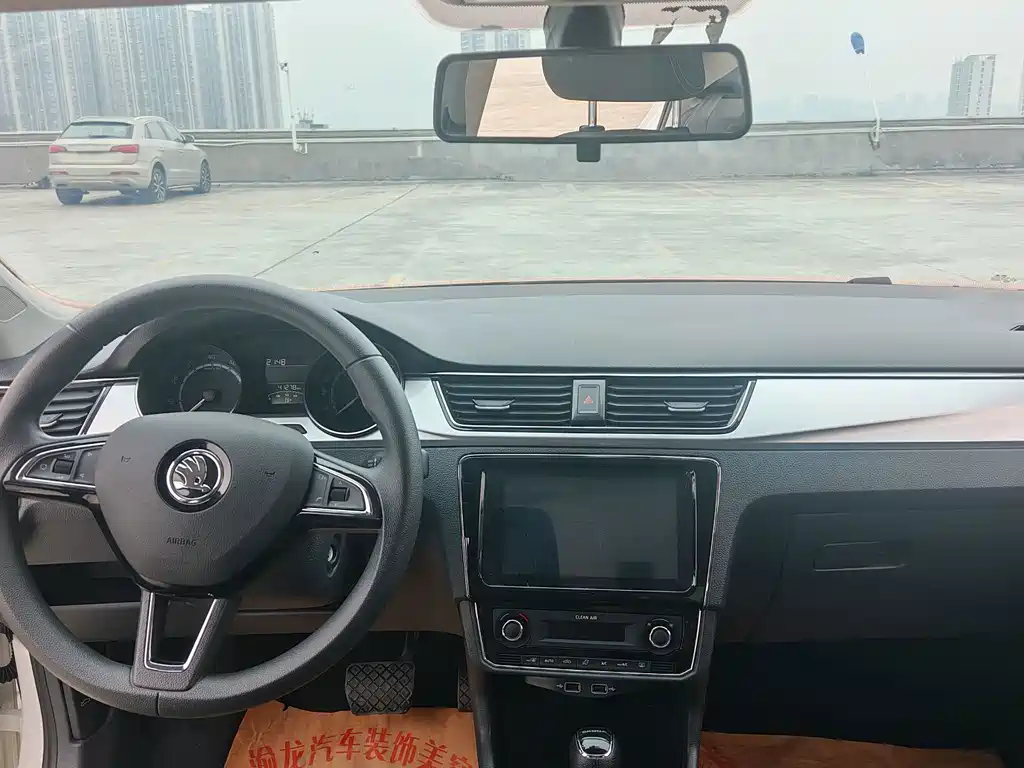 Skoda Rapid — миниатюра 9