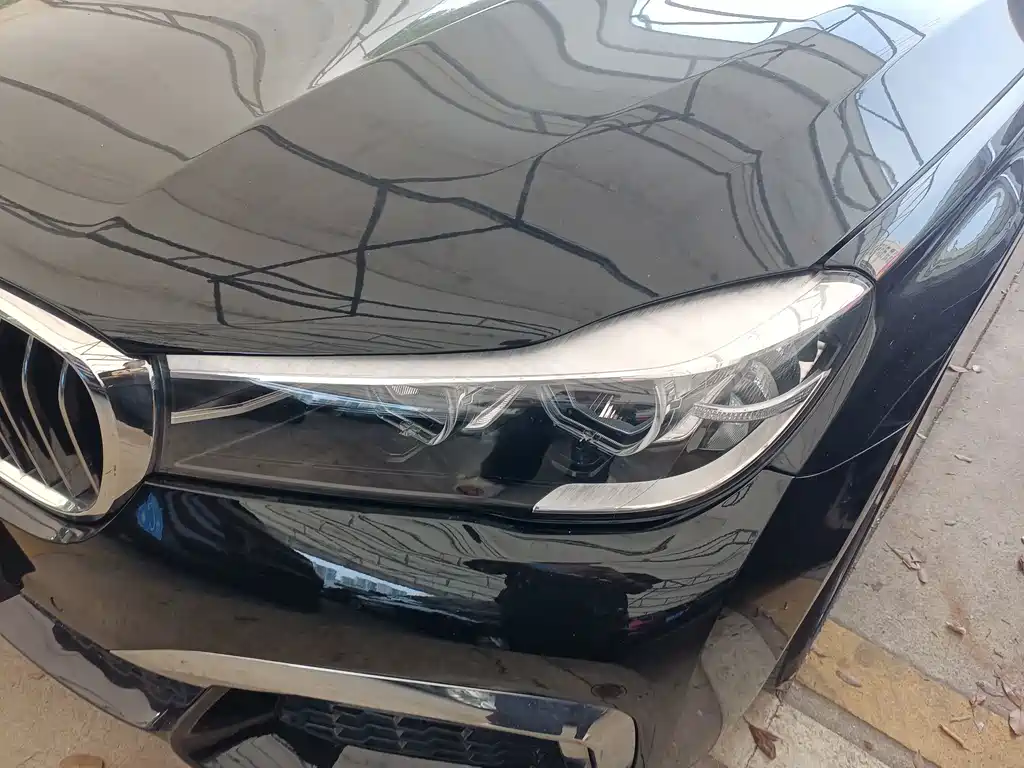 BMW 7 Series — миниатюра 8