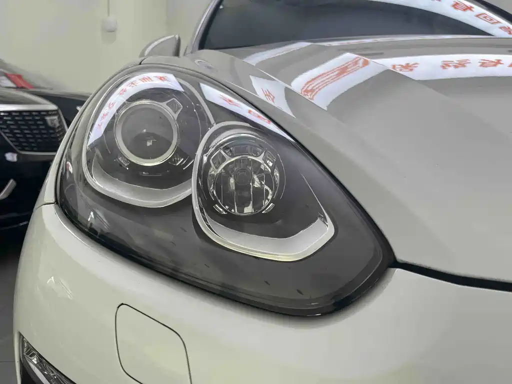 Porsche Cayenne Hybrid — миниатюра 15