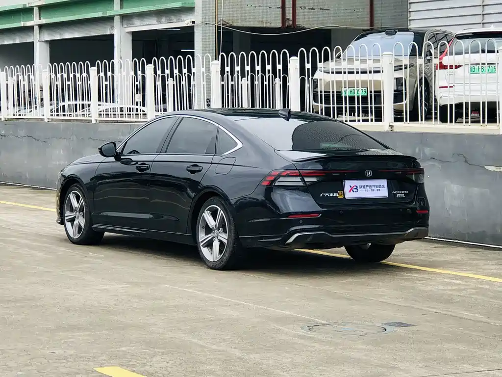 Honda Accord — миниатюра 7