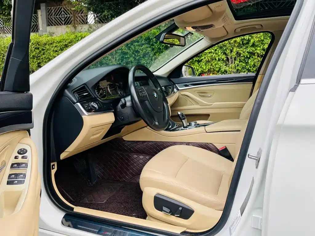 BMW 5 Series — миниатюра 8
