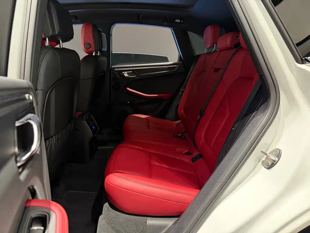 Porsche Macan — миниатюра 12