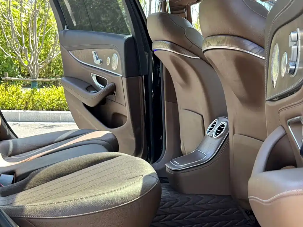 Mercedes-Benz E-Class — миниатюра 10