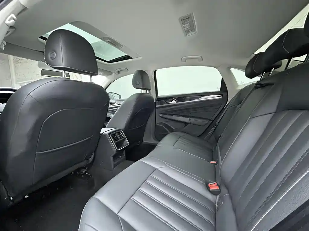 Volkswagen Passat — миниатюра 8