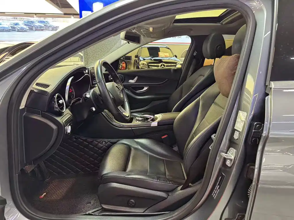 Mercedes-Benz C-Class — миниатюра 4