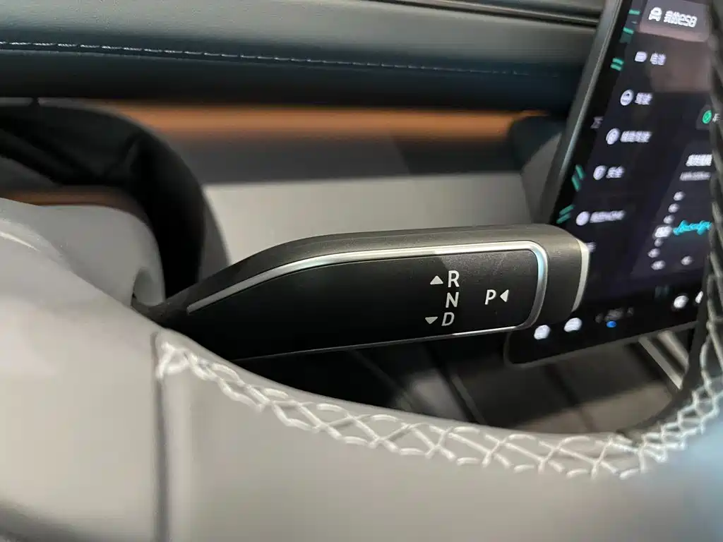 NIO ES8 — миниатюра 18