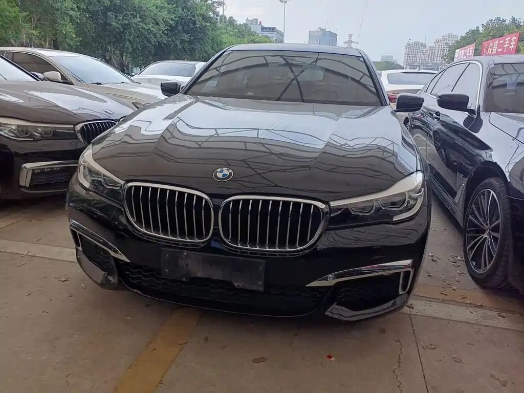 BMW 7 Series — миниатюра 2