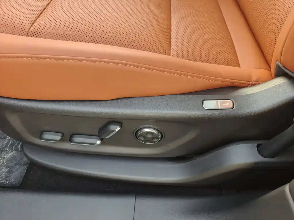 AITO AITO M6 — миниатюра 16