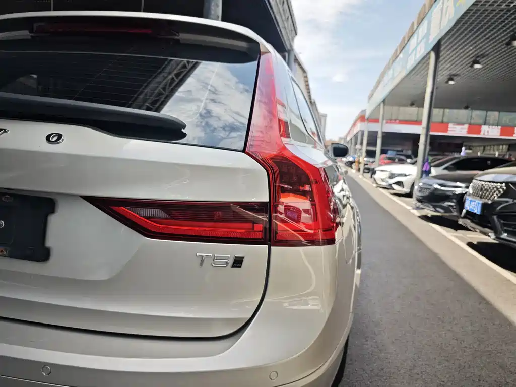 Volvo V90 — миниатюра 9