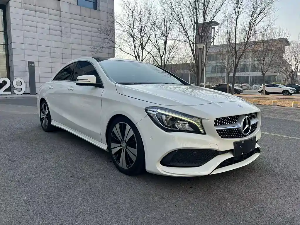 MERCEDES-BENZ CLA