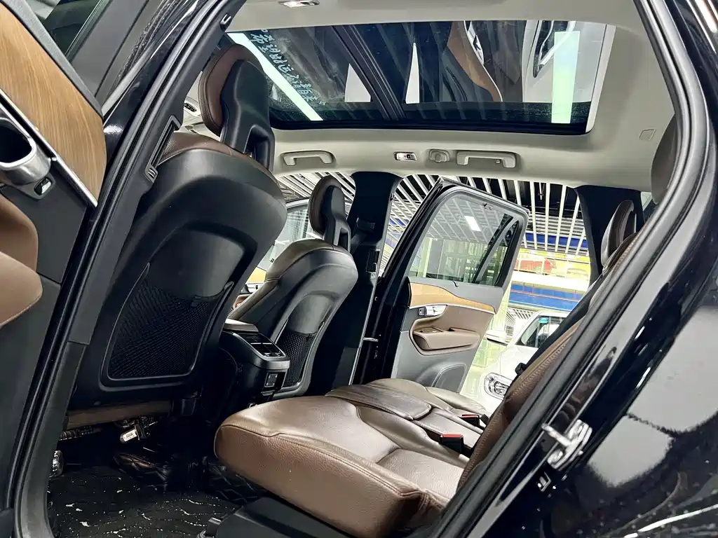 Volvo XC90 — миниатюра 6