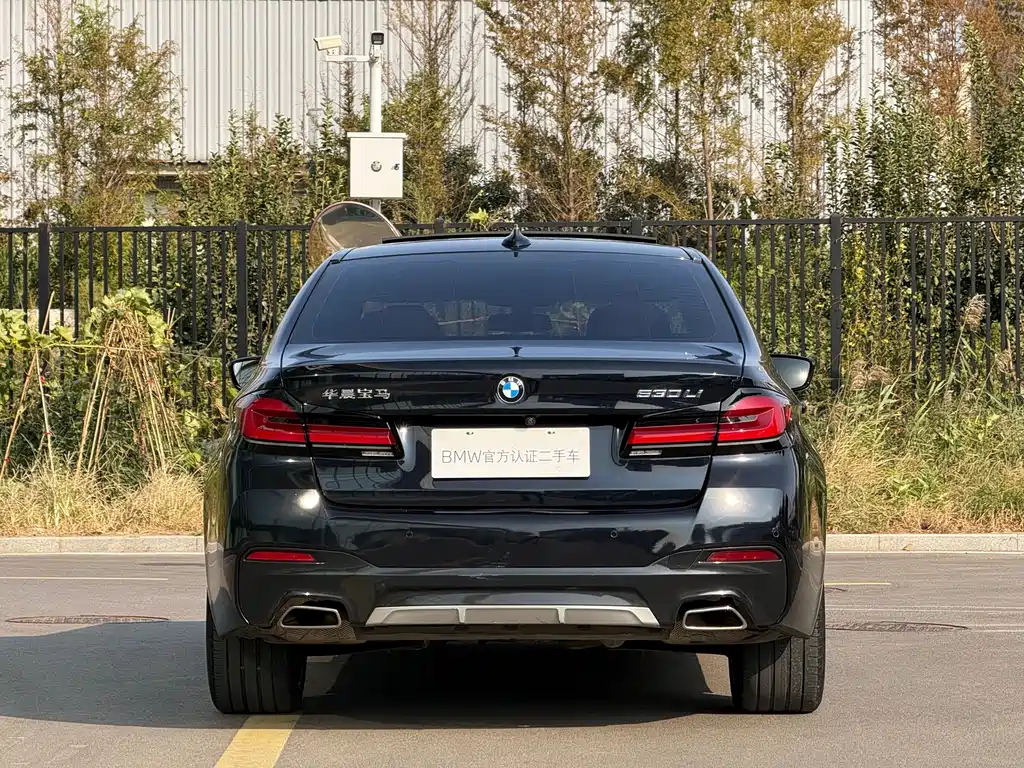BMW 5 Series — миниатюра 30