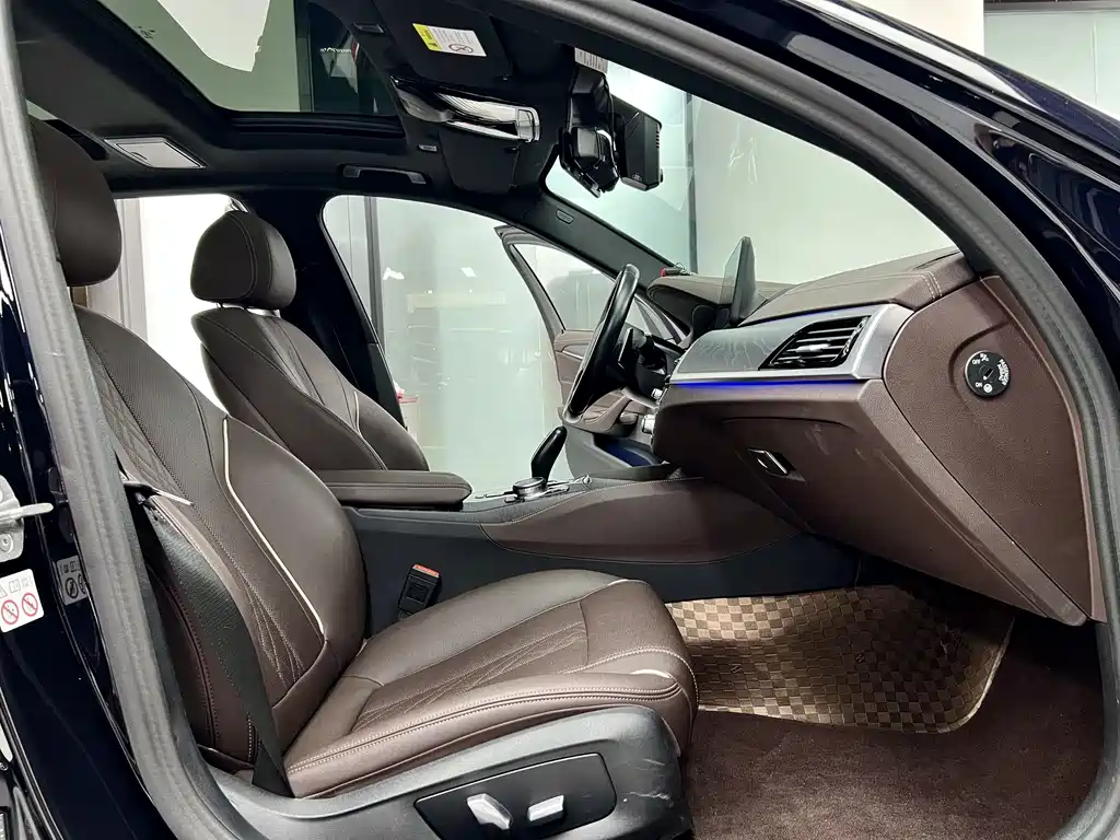 BMW 5 Series — миниатюра 8