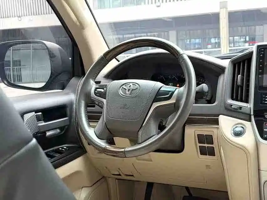 Toyota Land Cruiser — миниатюра 4