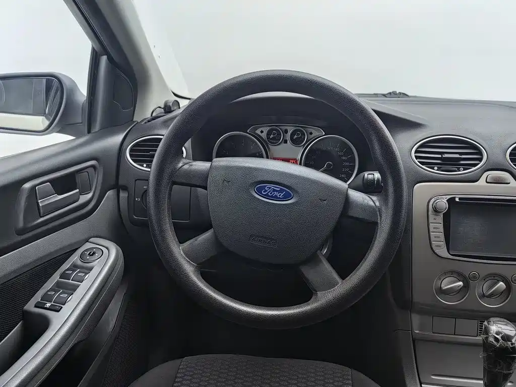 Ford Focus — миниатюра 11