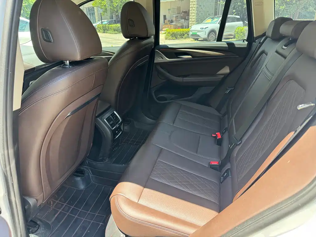 BMW X3 — миниатюра 10