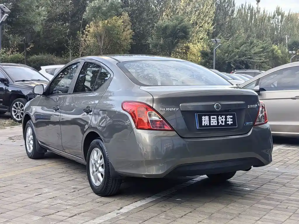Nissan Sunny — миниатюра 6