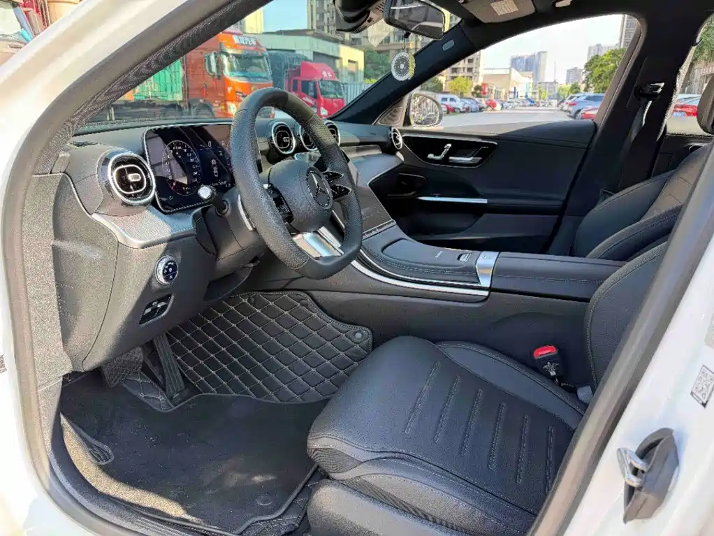 Mercedes-Benz C-Class — миниатюра 10