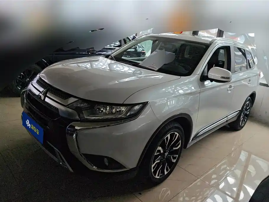 Mitsubishi Outlander 2020