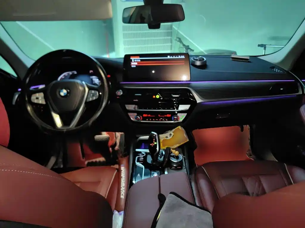BMW 5 Series — миниатюра 10