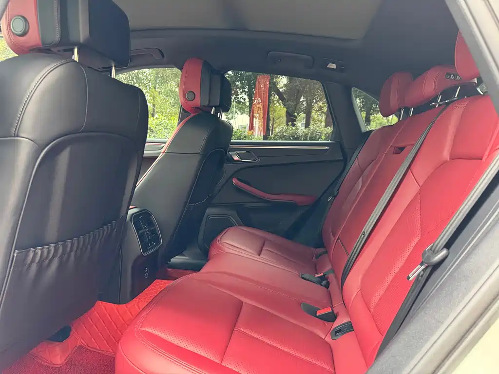 Porsche Macan — миниатюра 8
