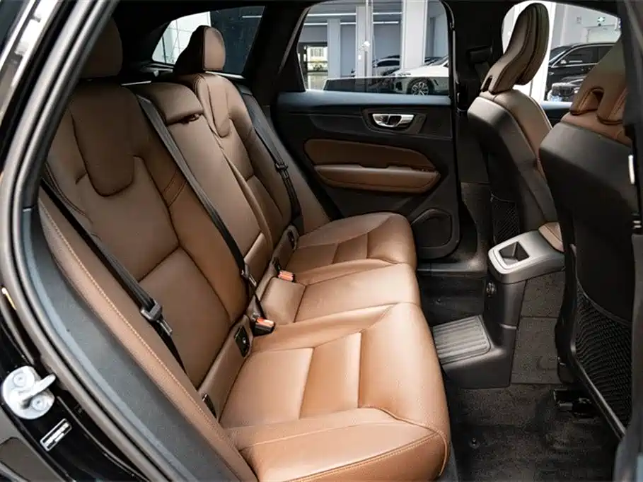 VOLVO XC60 PLUG IN HYBRID