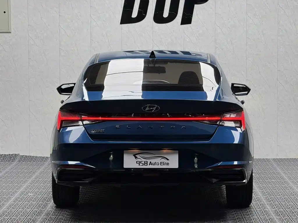 Hyundai Elantra — миниатюра 12