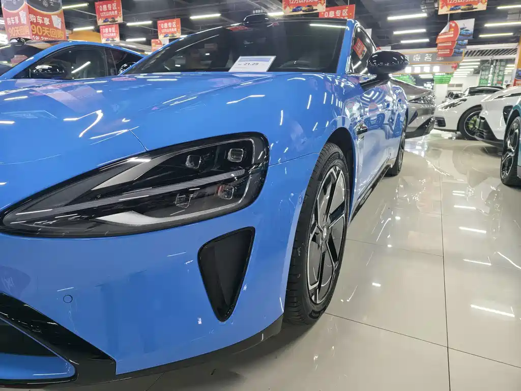 Xiaomi SU7 — миниатюра 4