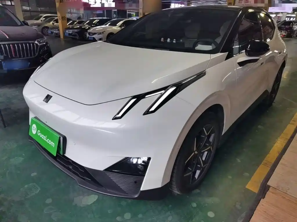 Lynk & Co Z20 2025