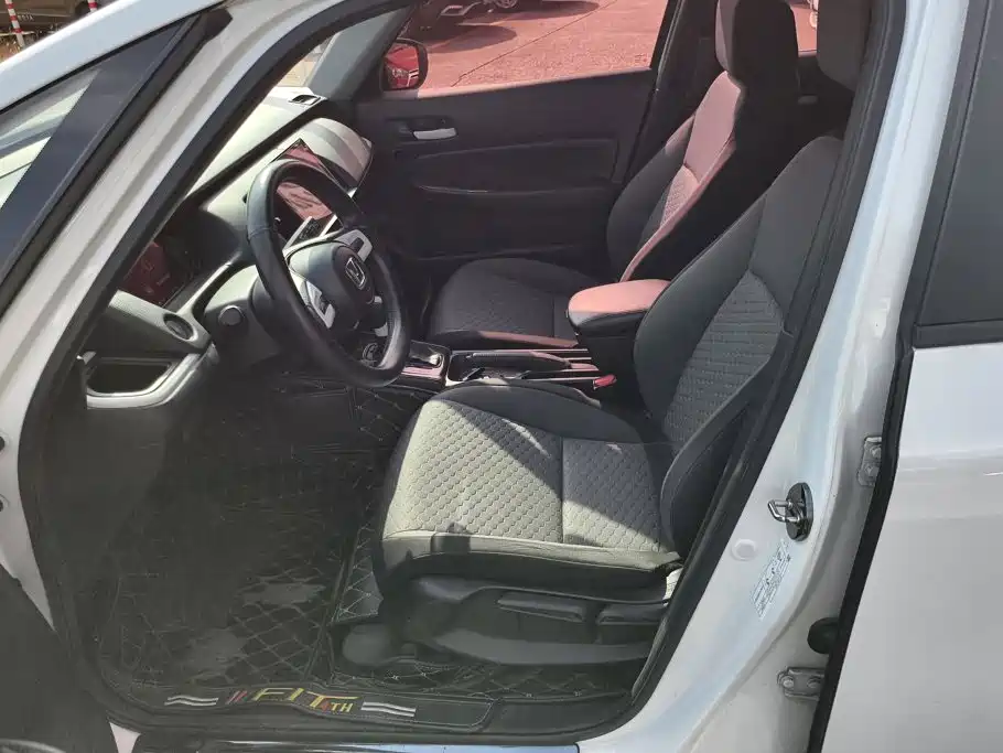 Honda Fit — миниатюра 9