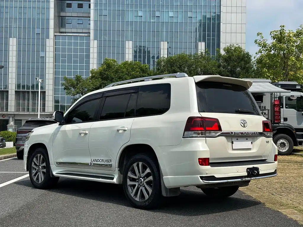 Toyota Land Cruiser — миниатюра 12