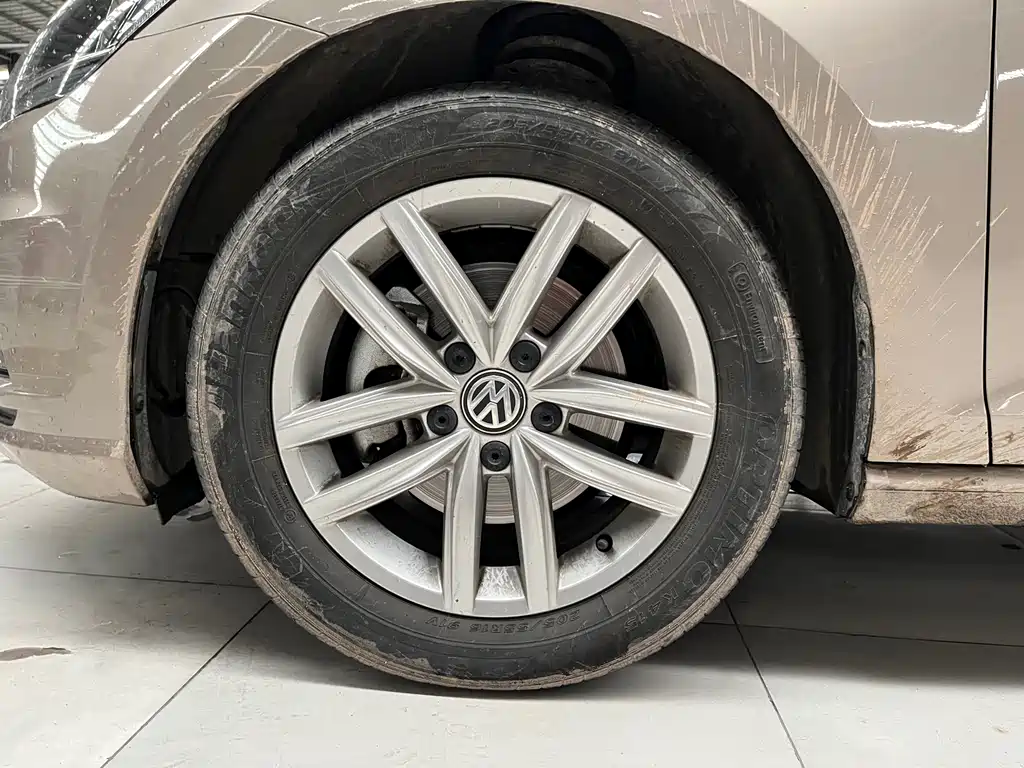 Volkswagen Golf — миниатюра 13