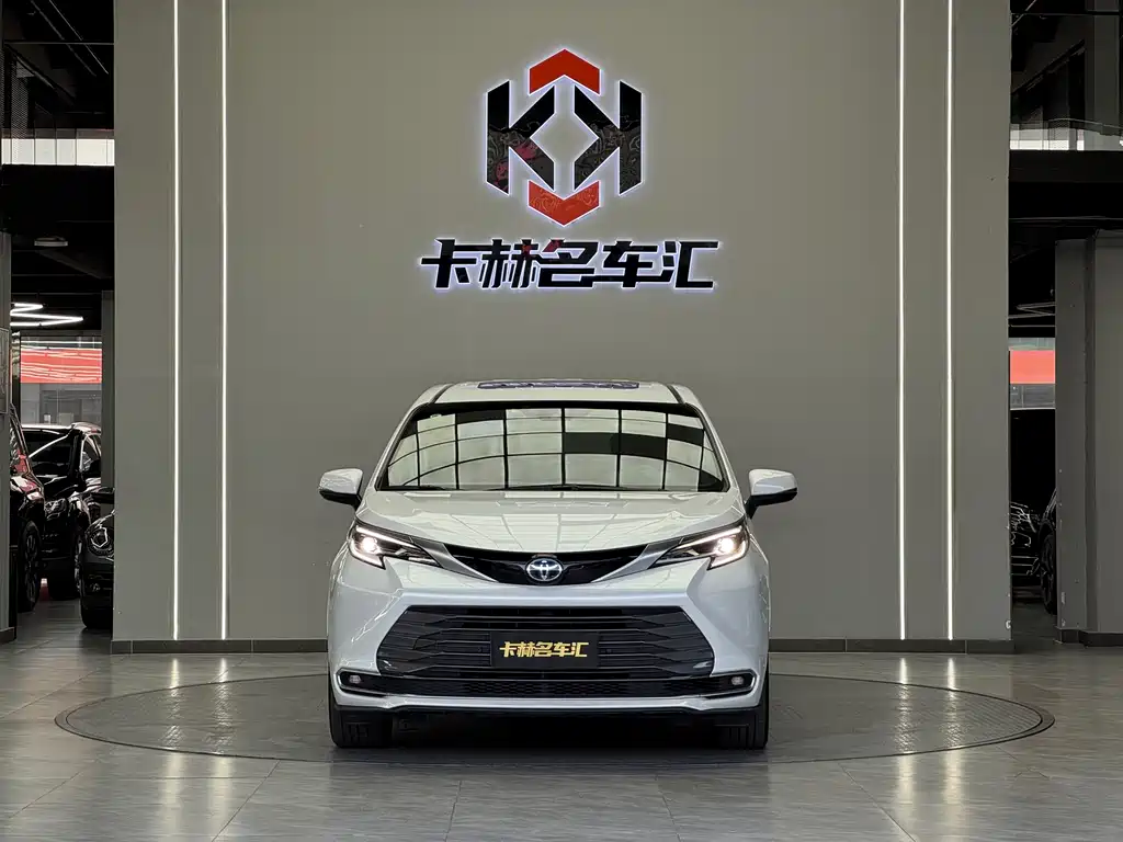 Toyota Sienna 2021 2.5L Luxury