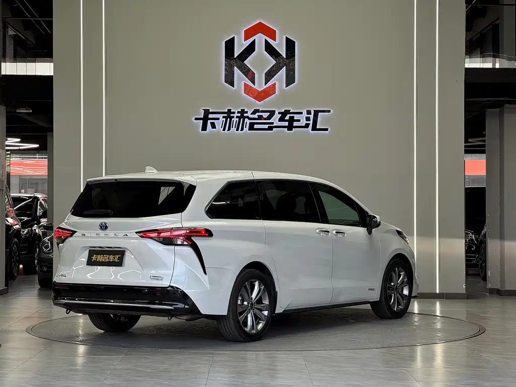 Toyota Sienna 2021 2.5L Luxury