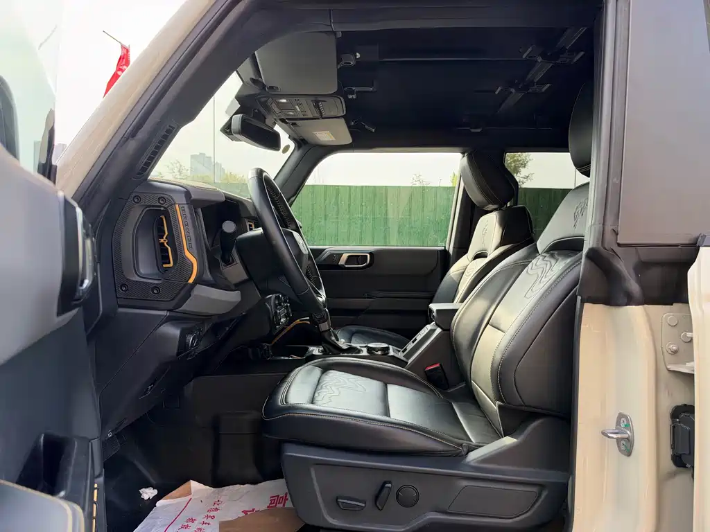Ford Bronco — миниатюра 14