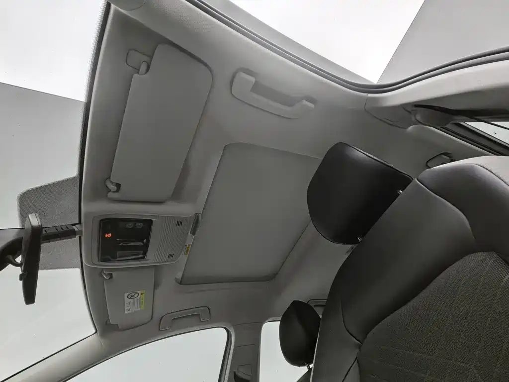 Volkswagen Golf — миниатюра 14
