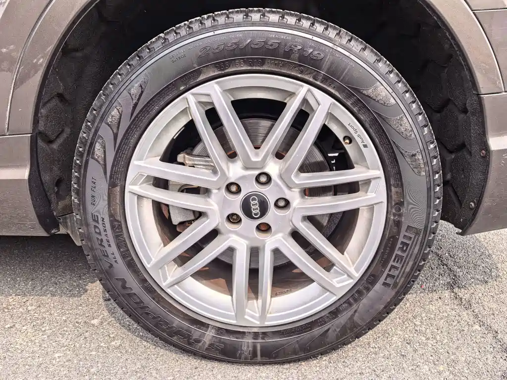 Audi Q7 — миниатюра 13