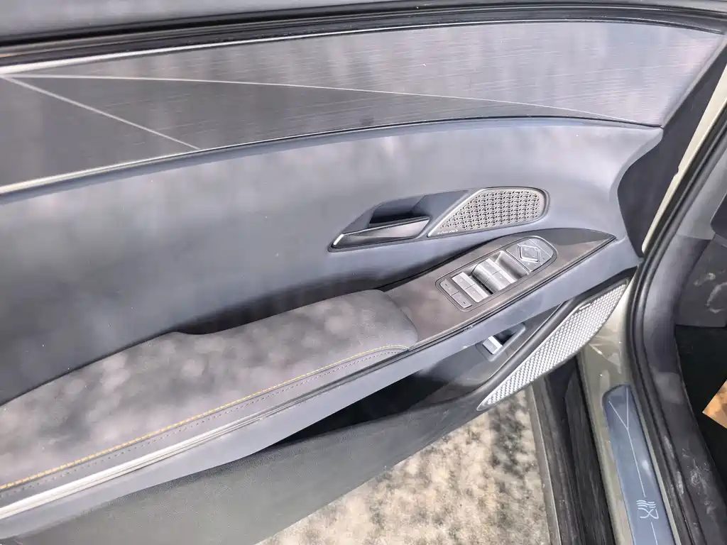 BYD Хань Ли — миниатюра 10