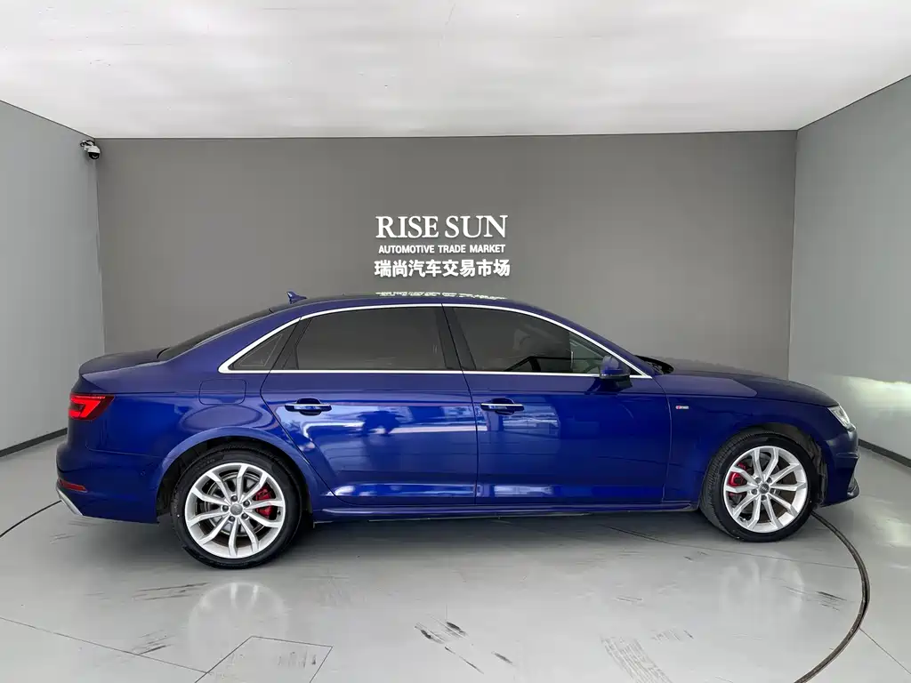 Audi A4L 2019 40 TFSI Fashion V