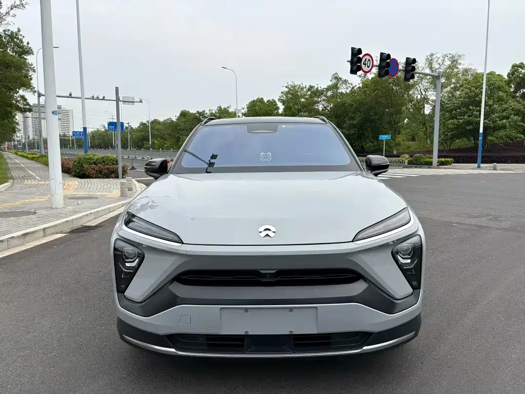 NIO ES6